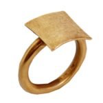 Square ring in 18K Gold