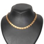 Necklace with squares in 18K Gold