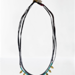 Κολιέ με Επιχρυσωμένα Ασημένια Φυλλαράκια και Τυρκουάζ Χάντρες