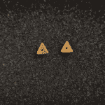 Καρφωτά Σκουλαρίκια Τρίγωνα από Επιχρυσωμένο Ασήμι