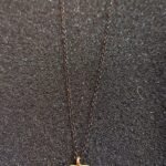 Κολιέ με Τριγωνάκι από Επιχρυσωμένο Ασήμι και Αλυσίδα από Οξειδωμένο Ασήμι