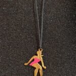 Κολιέ με Γυναικεία Φιγούρα από Επιχρυσωμένο Ασήμι